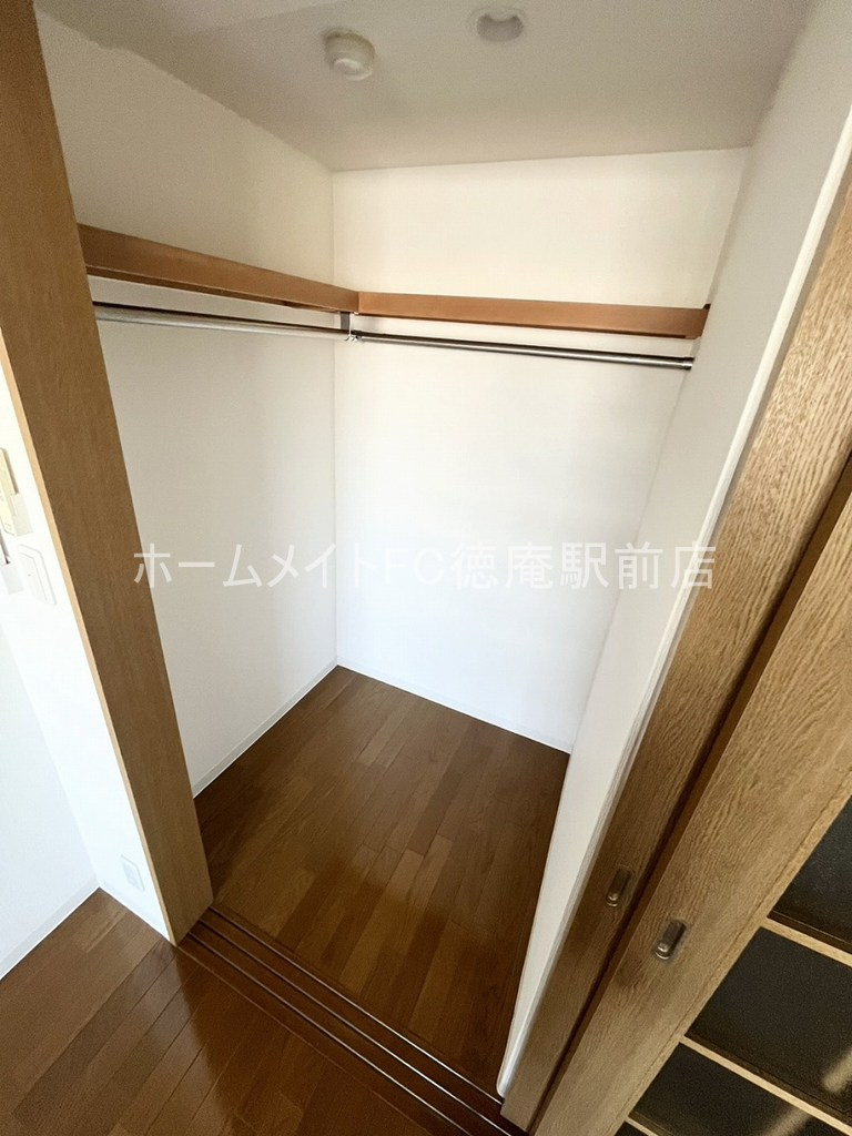 大阪市鶴見区茨田大宮１丁目の賃貸マンションの収納