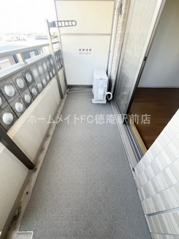 大阪市鶴見区茨田大宮１丁目の賃貸マンションのバルコニー