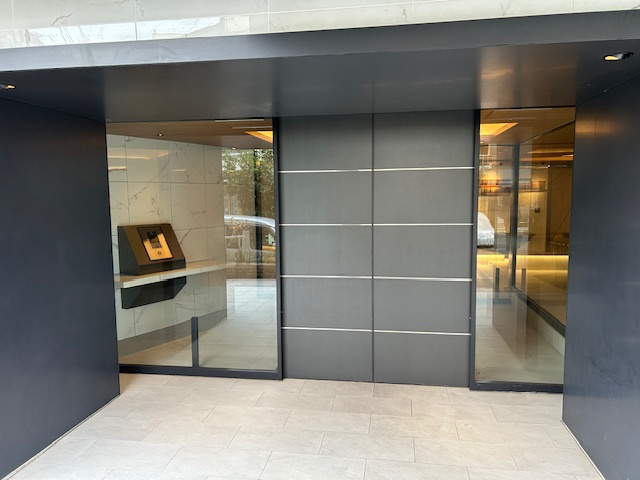 グラマシー恵比寿のエントランス