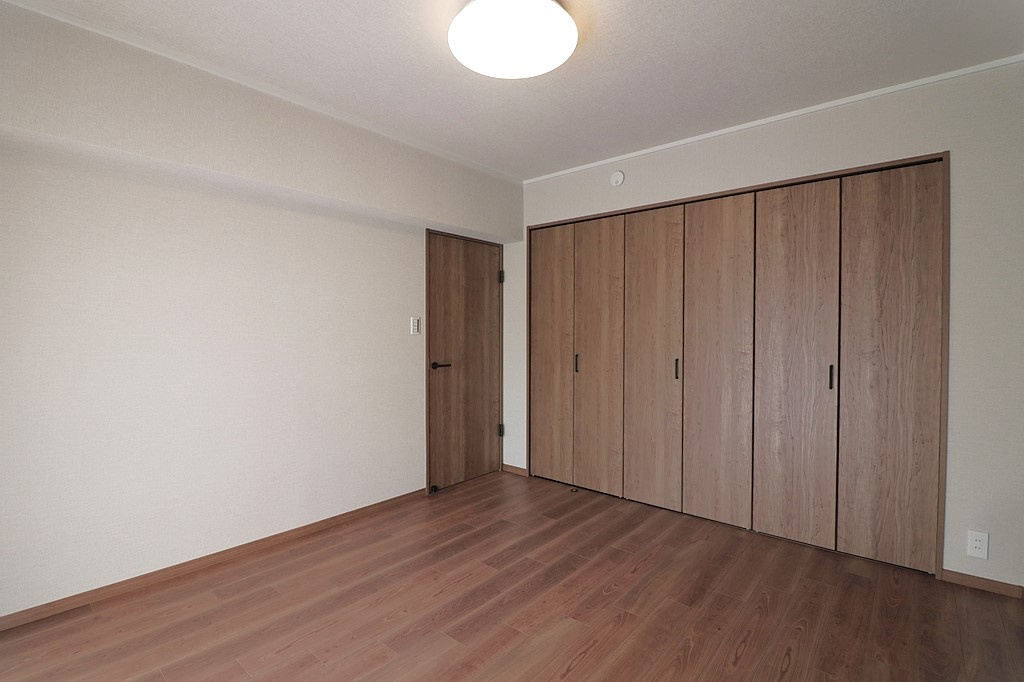 【寝室】の画像