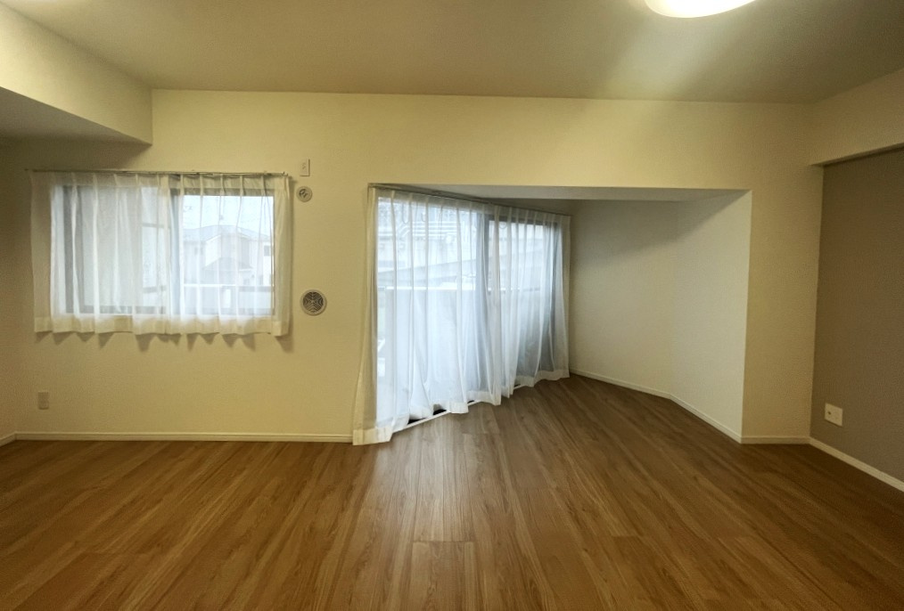 ベルドゥムール新越谷温泉の居間・リビング