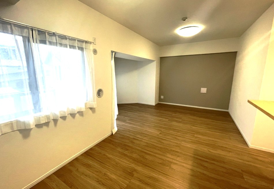 ベルドゥムール新越谷温泉の居間・リビング