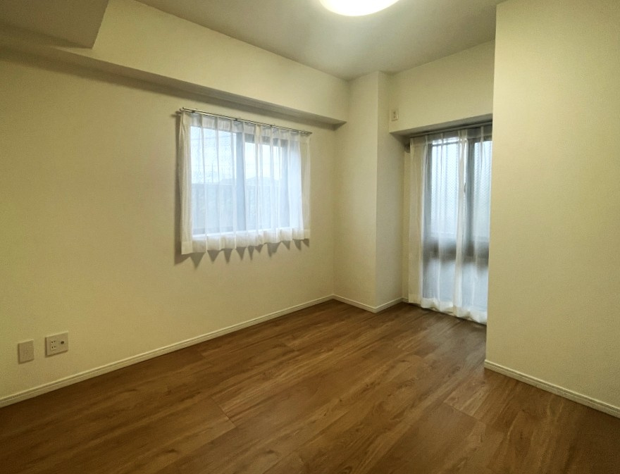 ベルドゥムール新越谷温泉の洋室