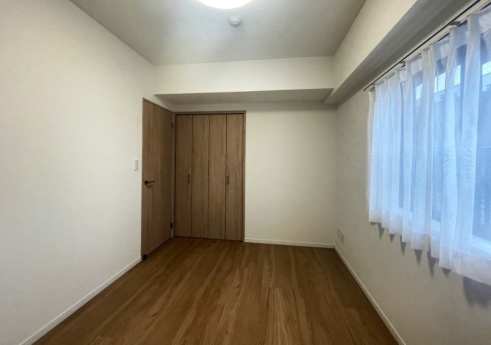 ベルドゥムール新越谷温泉の洋室