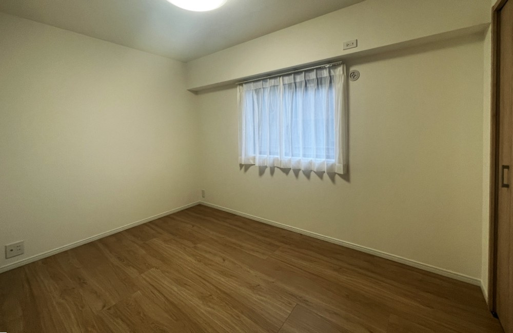 ベルドゥムール新越谷温泉の洋室