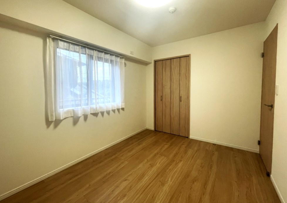 ベルドゥムール新越谷温泉の洋室