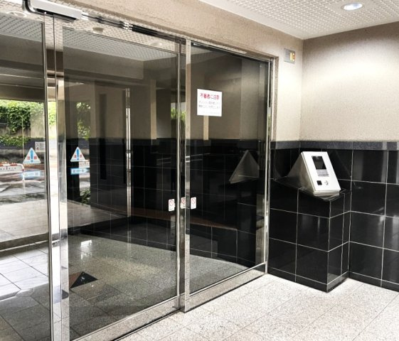 ベルドゥムール新越谷温泉のエントランス