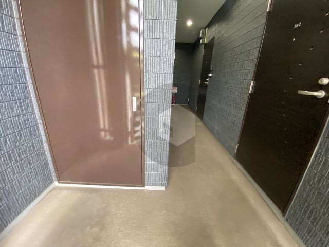 東大阪市花園本町２丁目のアパートのロビー