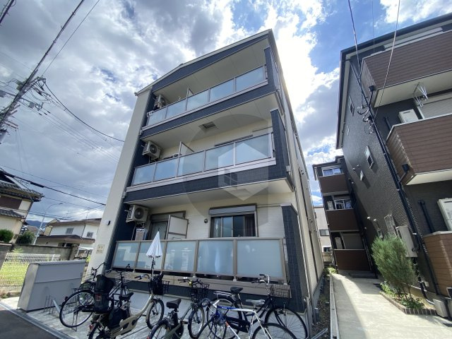 東大阪市花園本町２丁目のアパートの外観