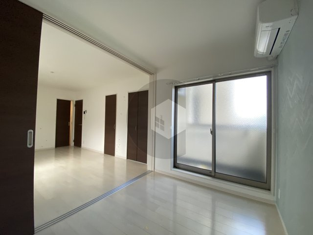 東大阪市花園本町２丁目のアパートの洋室