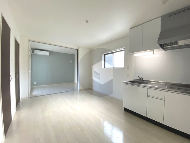 東大阪市花園本町２丁目のアパートの居間・リビング