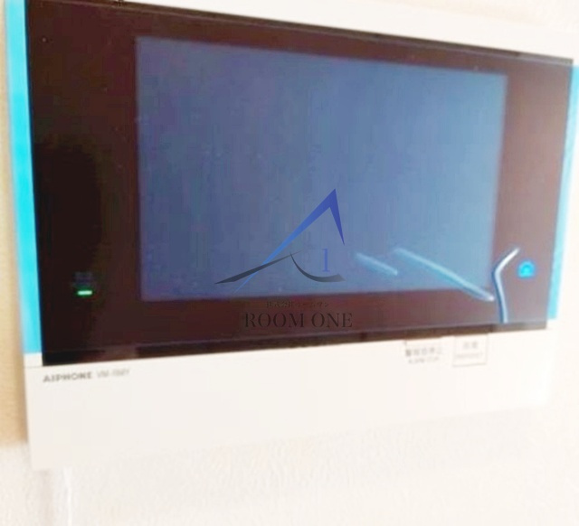 ルーブル五反野弐番館のセキュリティ|モニター付きインターホンです。