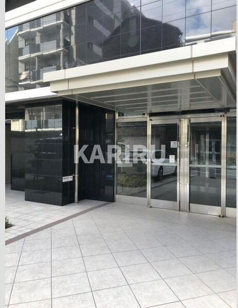 エスリード谷町六丁目のエントランス