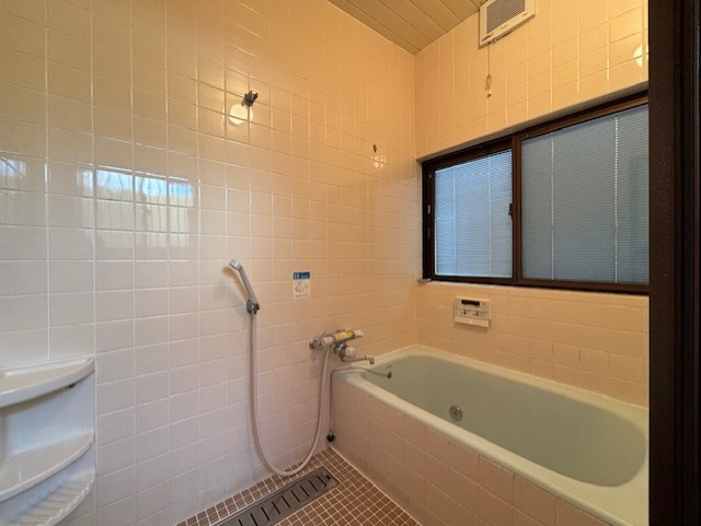 西落合５丁目戸建の浴室