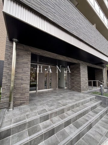 メイクスアート五反野のエントランス