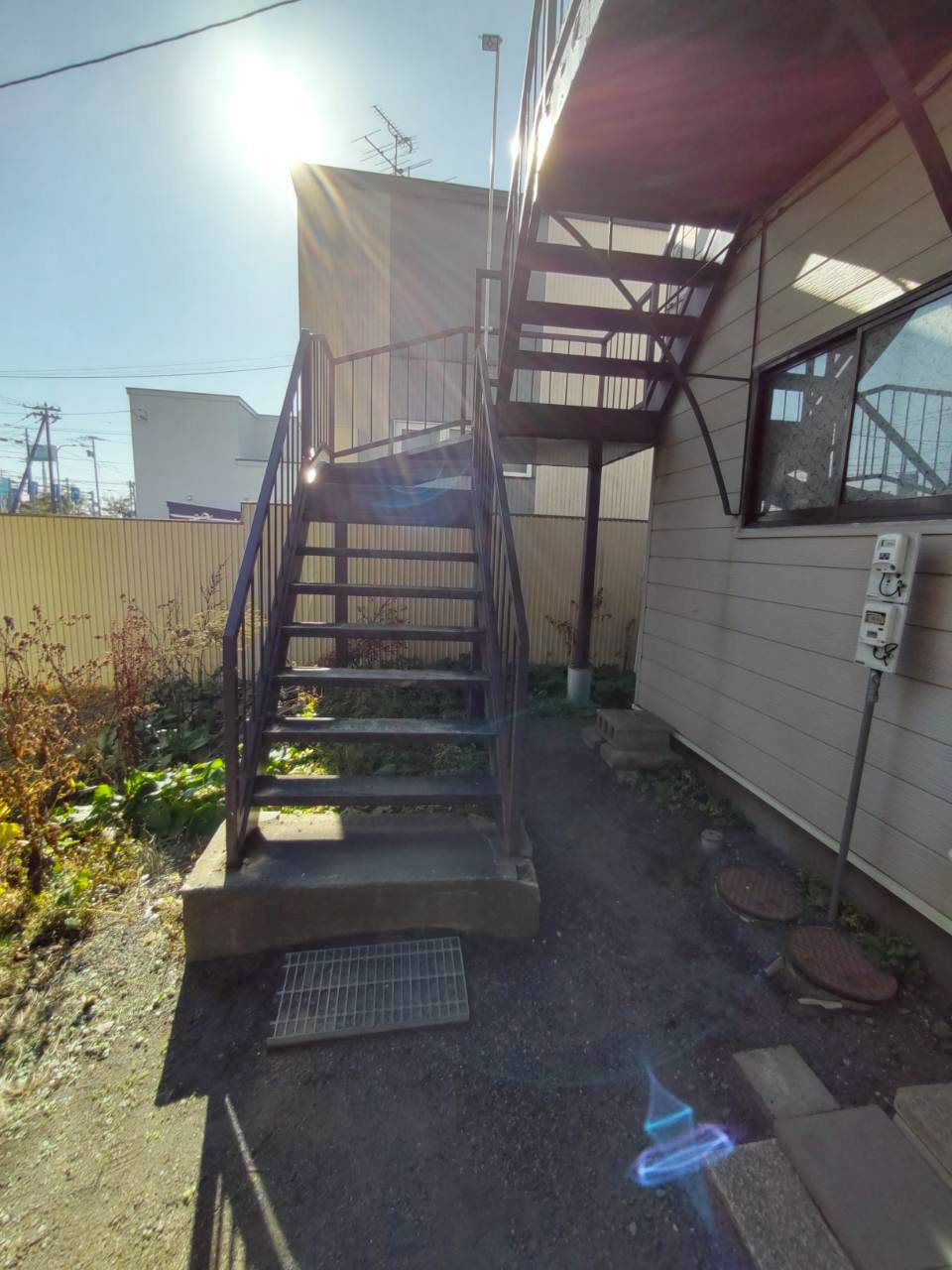 さくらマンションの外観|こちらの鉄骨階段、修理致します！！