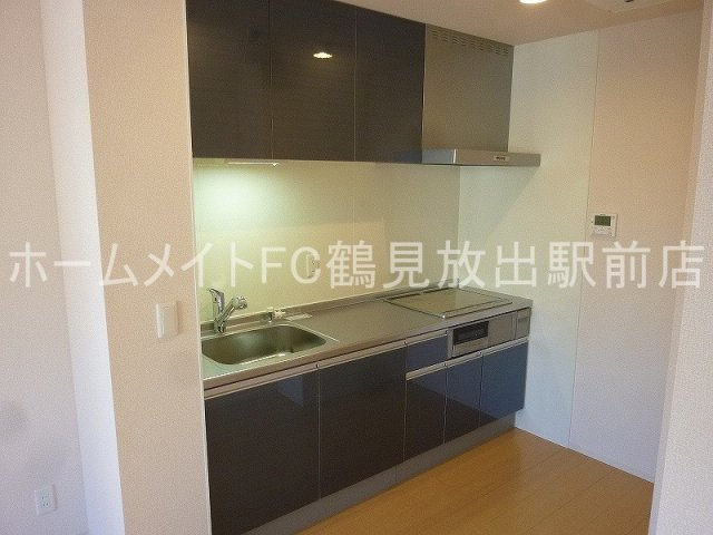 大阪市鶴見区茨田大宮４丁目のアパートのキッチン
