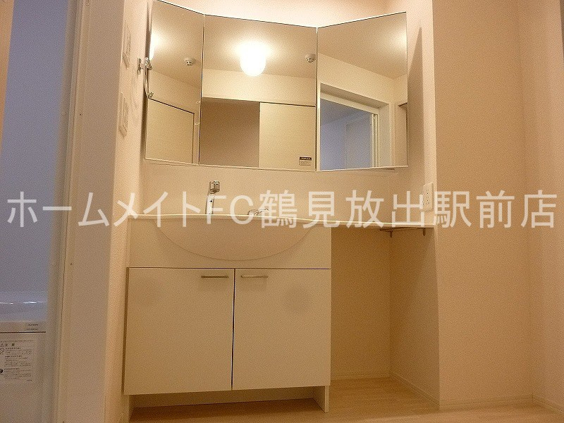 大阪市鶴見区茨田大宮４丁目のアパートの独立洗面台