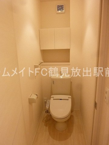 大阪市鶴見区茨田大宮４丁目のアパートのトイレ