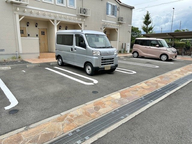 アイビープレイスの駐車場|駐車場があるので、車を買う予定の方も安心です