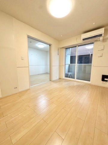 アイビープレイスの居間・リビング|ゆったりとした居間です