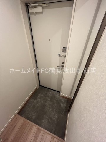 大阪市鶴見区今津南４丁目のアパートの玄関