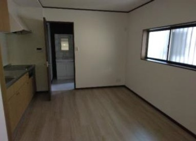 谷六戸建の居間・リビング