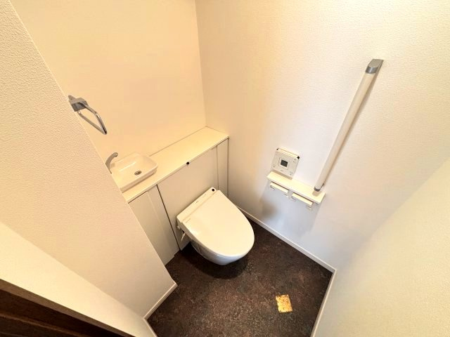 スマートなタンクレストイレ★