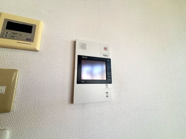 安心のモニター付きインターホン★