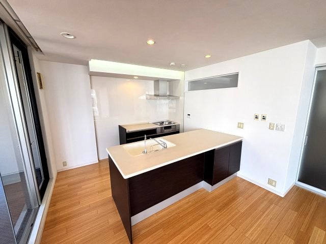人気のⅡ型キッチン☆広いリビングと相性良いです★