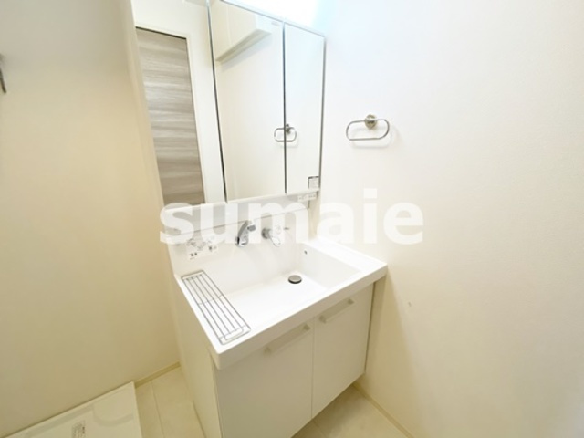 パルクみつまめの洗面所|三面鏡タイプの独立洗面台！