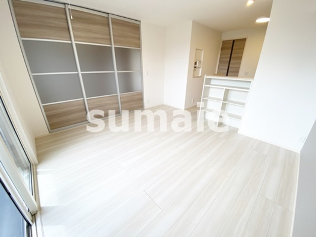 パルクみつまめの洋室|木の雰囲気が落ち着く内装です☆