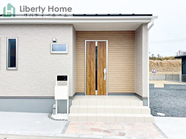 ひたちなか市船窪第2　新築戸建のエントランス
