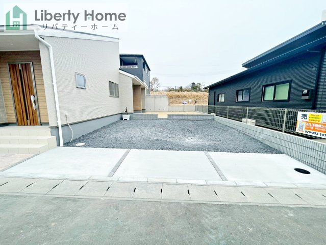 ひたちなか市船窪第2　新築戸建の駐車場