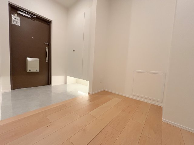 開放感のある玄関スペースは家族の出入りがスムーズに