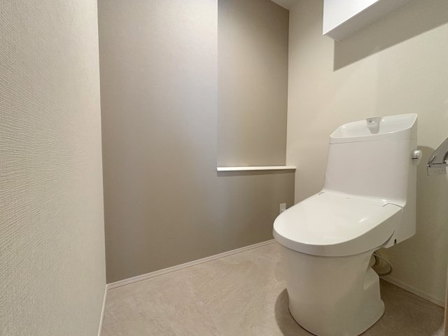 温水洗浄便座付きトイレはスペースが広くゆとりのある空間に