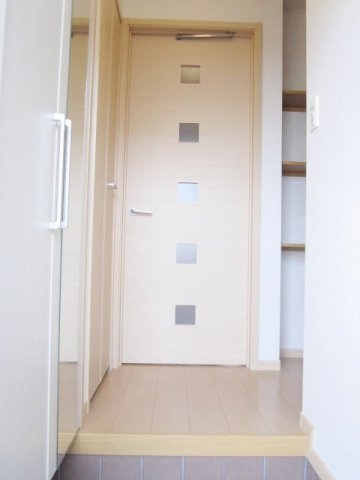 フランコートＮの玄関