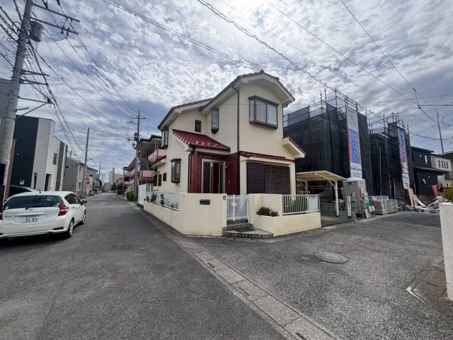【２号棟】越谷市東越谷新築戸建ての前面道路含む現地写真