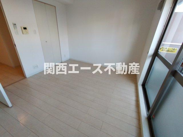  | エスト・ドミール