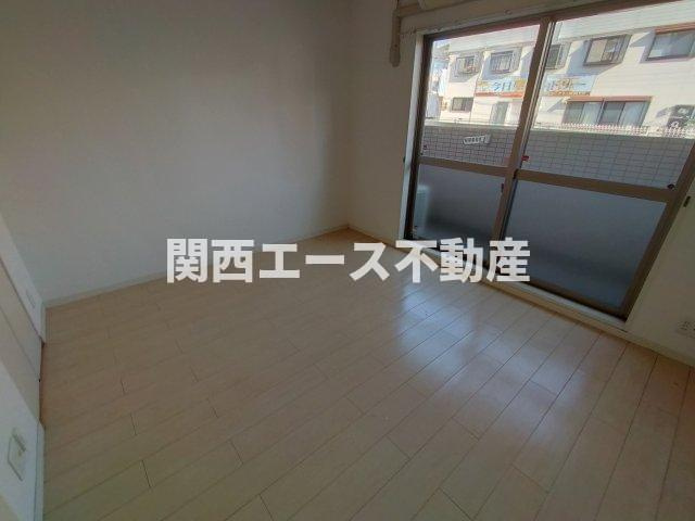  | エスト・ドミール