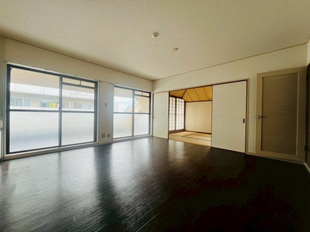 メゾン西明石の居間・リビング