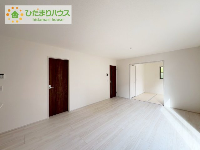 いわき市常磐関船町1期　新築戸建の居間・リビング|早くお仕事終わらせて、家に帰りたくなるようなリビングです(^^♪