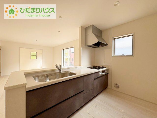 いわき市常磐関船町1期　新築戸建のキッチン|家族と会話しながら料理できるオープンカウンター♪
