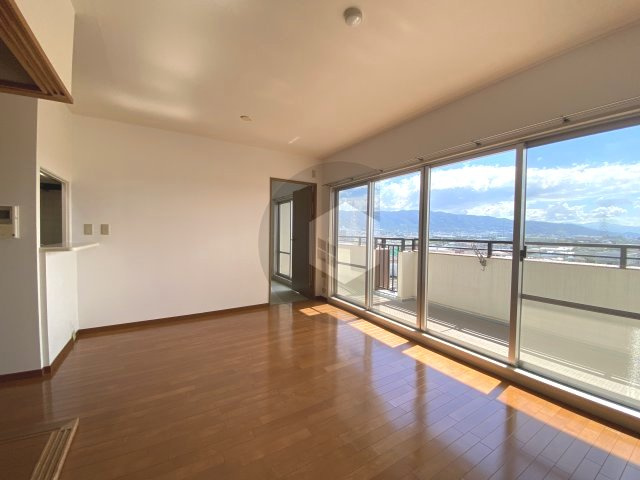 ディオフェルティ花園の居間・リビング