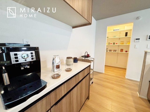 【その他】 | ※モデルハウス例です
■都市ガス■
都市ガスなので、プロパンガスに比べて光熱費もかからず、節約ができますね。ガス火なので、調理の際の過熱も良く、より美味しく仕上がります。