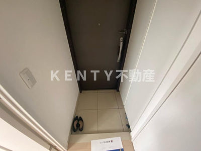 【玄関】 | コンフォリア西蒲田 | 収納もある玄関です