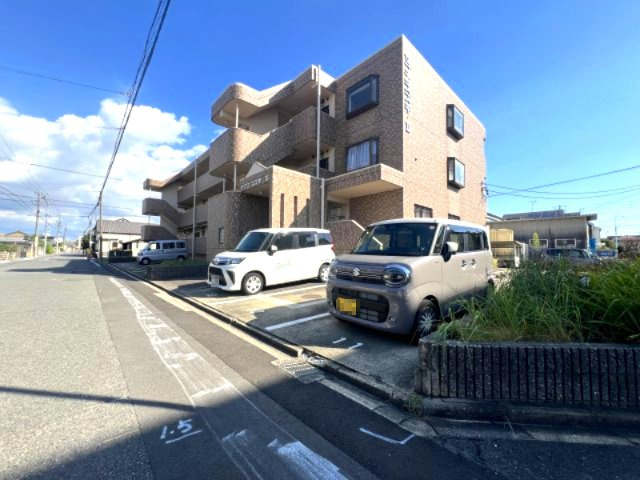 セブンスズキⅡの駐車場|駐車スペースもあります