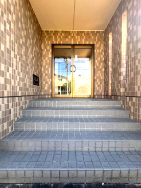 セブンスズキⅡのエントランス|エントランスです