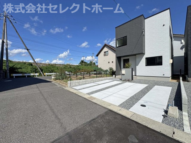 制震＆サンルームを備えた家事楽の家：南今津町 1号棟の外観|★先着順販売受付開始！
制震＆サンルームを備えた家事楽収納力の家：南今津町 1号棟
◎エブリイ車で5分
◎暮らしやすさを極めた人気の新築戸建
◎ご見学随時対応中！ご希望日時お知らせください
