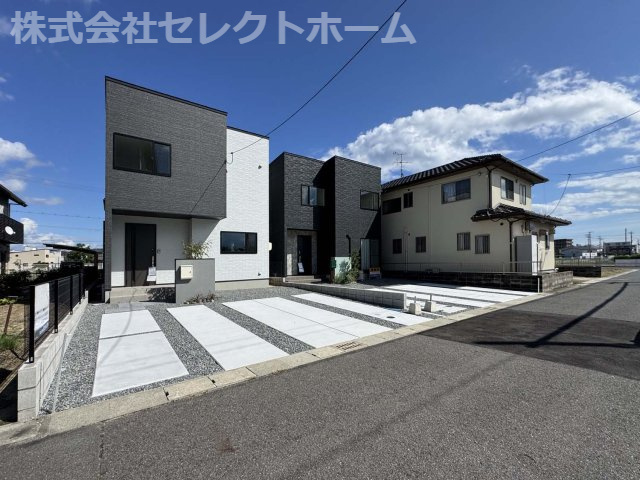 制震＆サンルームを備えた家事楽の家：南今津町 1号棟の玄関|落ち着いた雰囲気の玄関